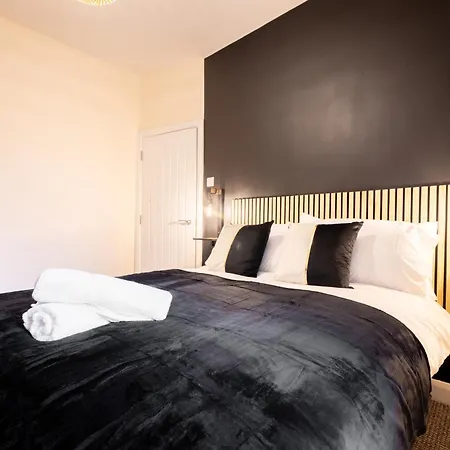 Violet Suite Apartments Londonderry Exterior photo
