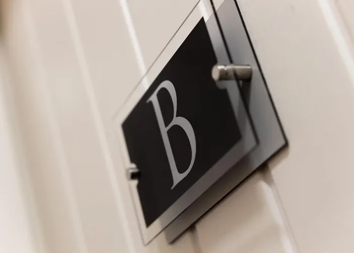 Violet Suite Apartments