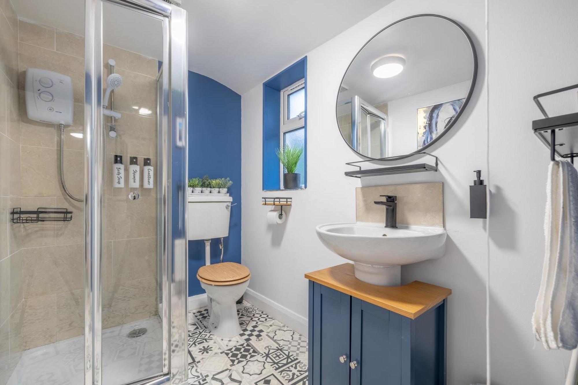 Violet Apartment